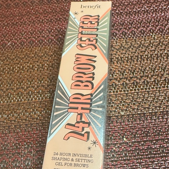 24 hour Benefit Brow Setter Gel - Picture 2 of 3